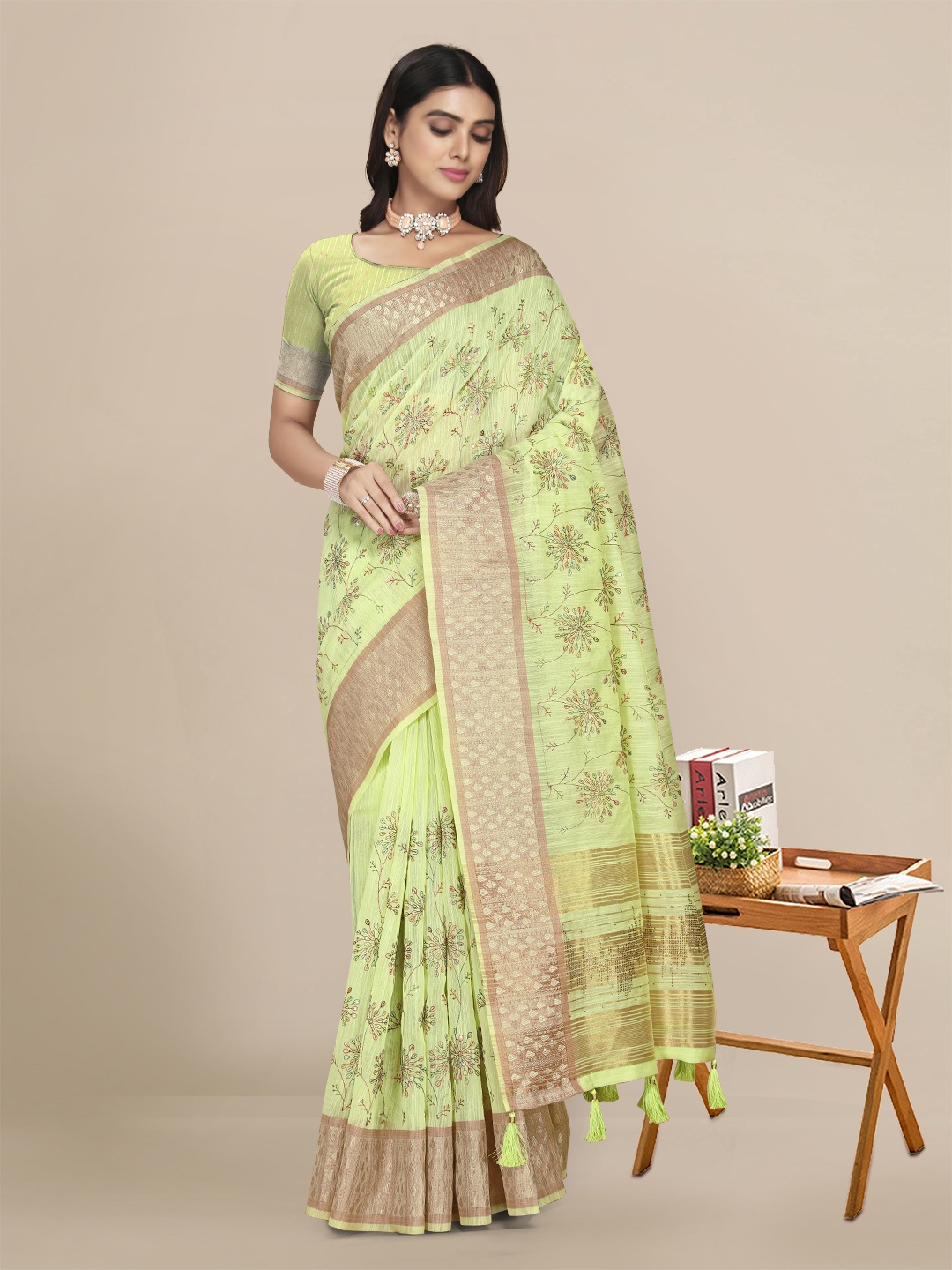 

Mitera Fluorescent Green & Gold-Toned Embellished Zari Linen Blend Pochampally Saree