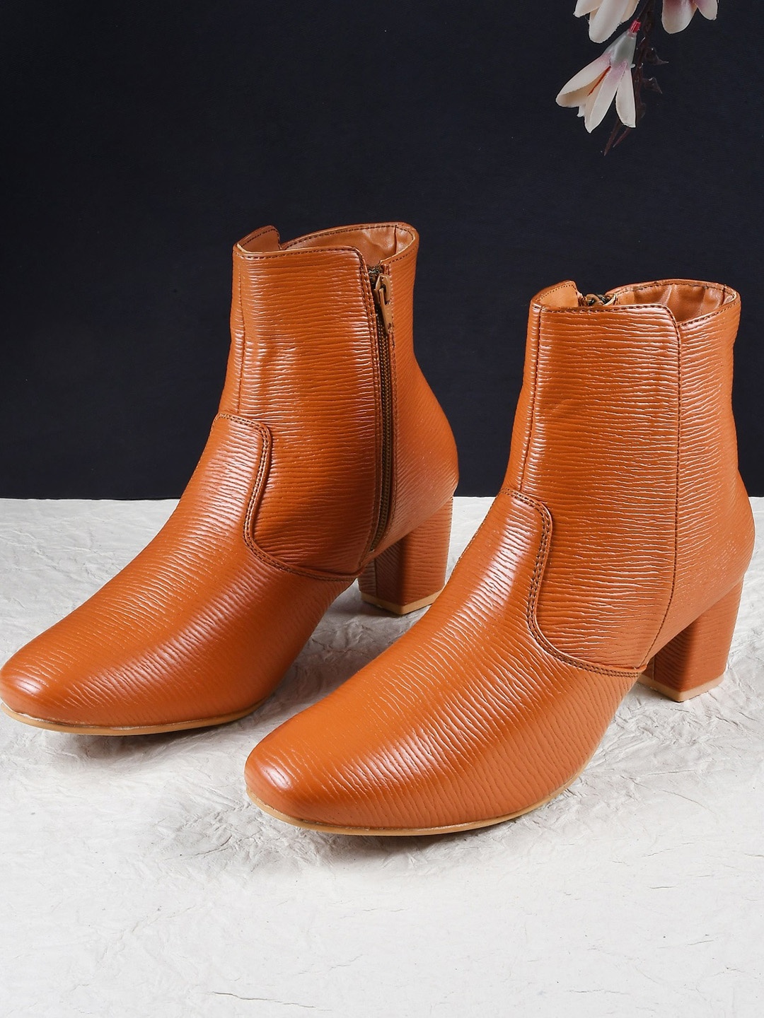 

THE WHITE POLE Women Tan Brown Textured Short Block Heeled Boots