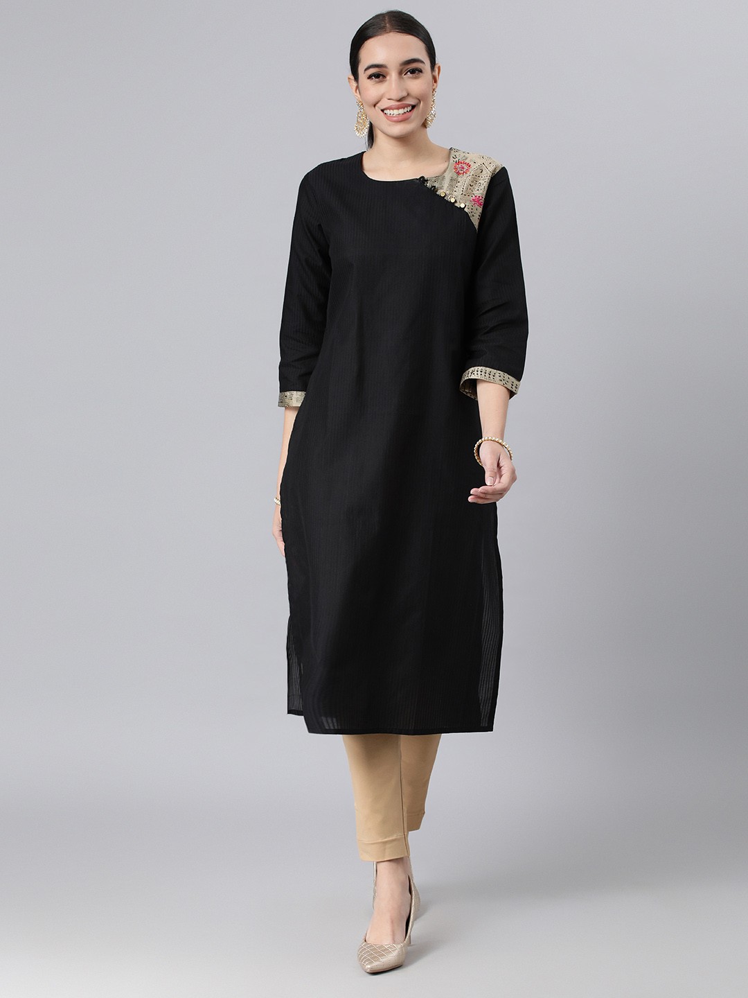 

araaliya Women Straight Thread Work Kurta, Black
