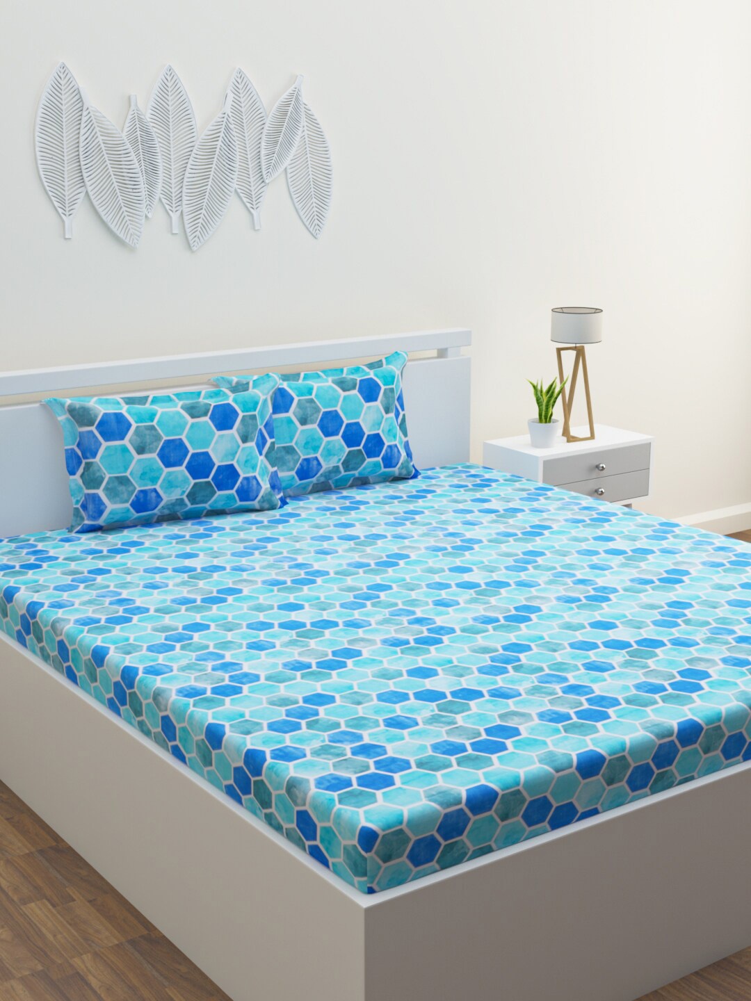 

HOME AFFAIRS Turquoise Blue & Green Geometric 144 TC King Bedsheet with 2 Pillow Covers