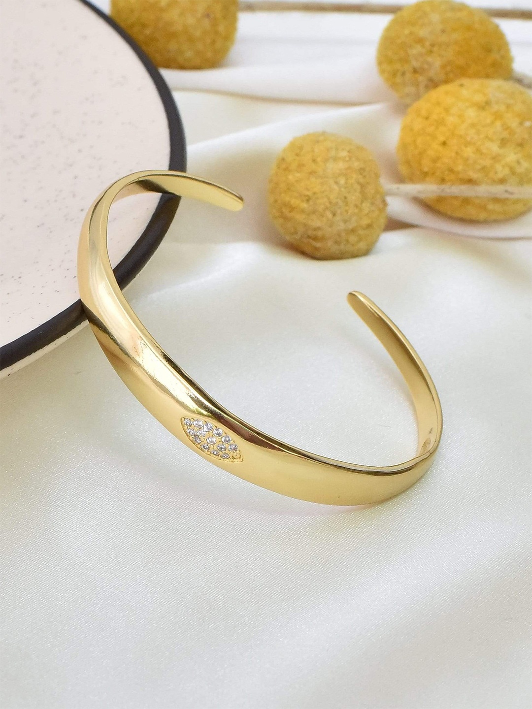 

Klissaa Women Gold-Toned Brass Gold-Plated Kada Bracelet