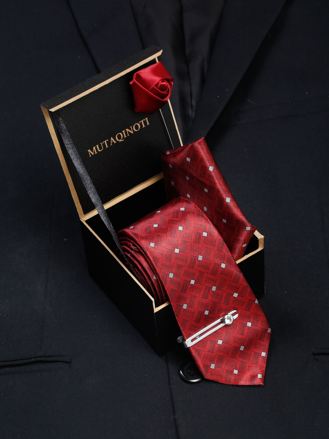 

MUTAQINOTI Men Red Printed Accessory Gift Set