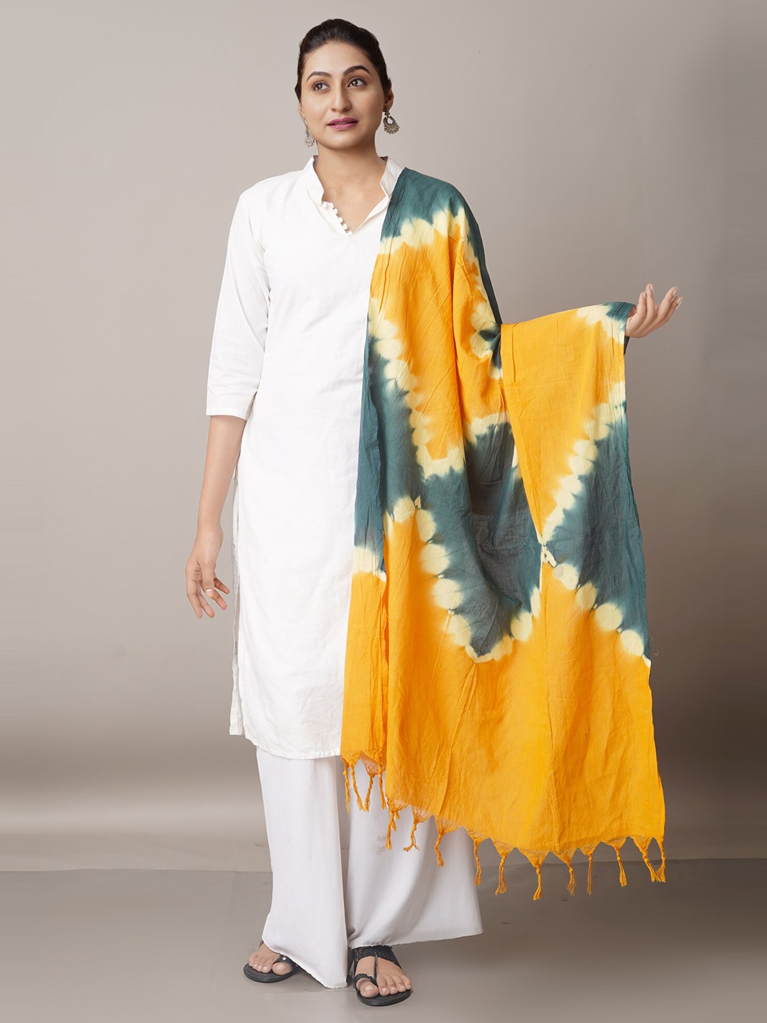 

Unnati Silks Yellow & Grey Printed Pure Cotton Shibori Dupatta