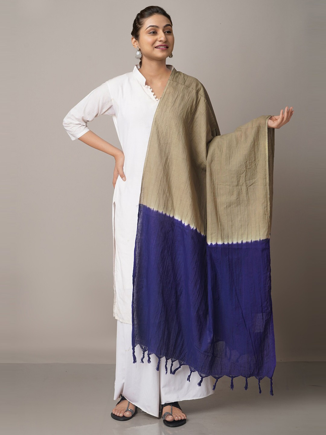 

Unnati Silks Navy Blue & Brown Colourblocked Pure Cotton Shibori Dupatta
