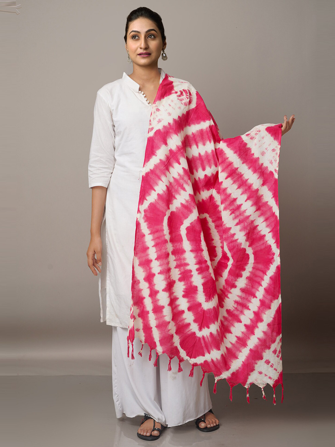 

Unnati Silks Pink & Off White Printed Pure Cotton Shibori Dupatta