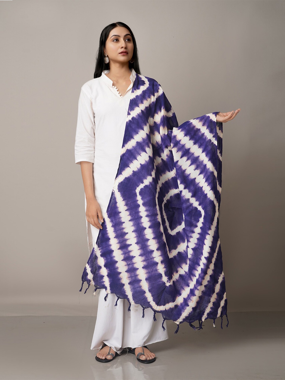

Unnati Silks Navy Blue & White Printed Pure Cotton Shibori Dupatta
