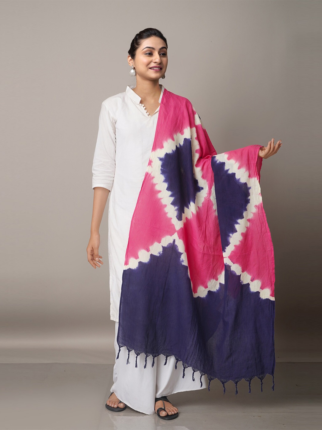 

Unnati Silks Pink & Blue Printed Pure Cotton Shibori Dupatta