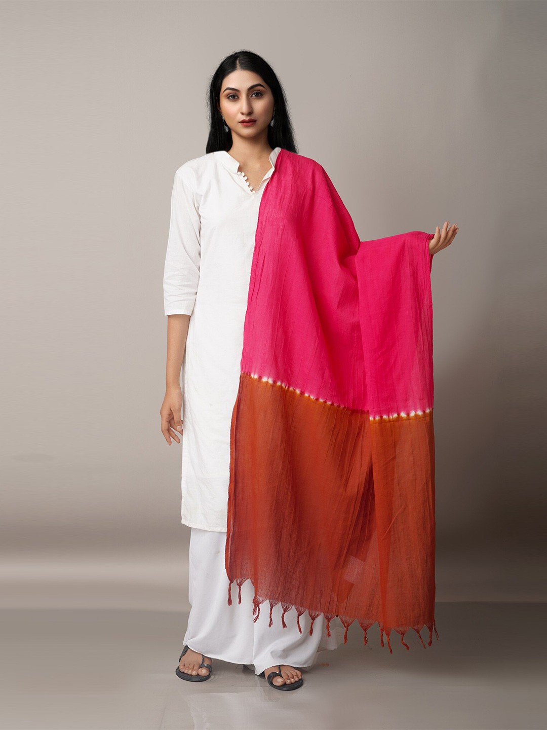 

Unnati Silks Pink & Rust Pure Cotton Shibori Dupatta