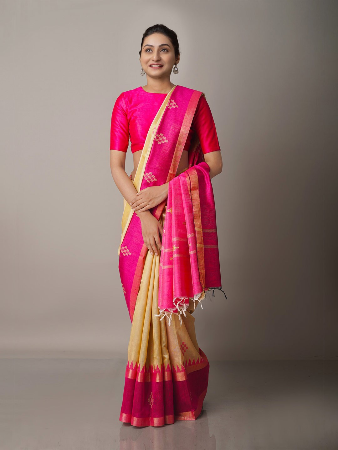 

Unnati Silks Cream-Coloured & Pink Woven Design Zari Silk Blend Jamdani Saree