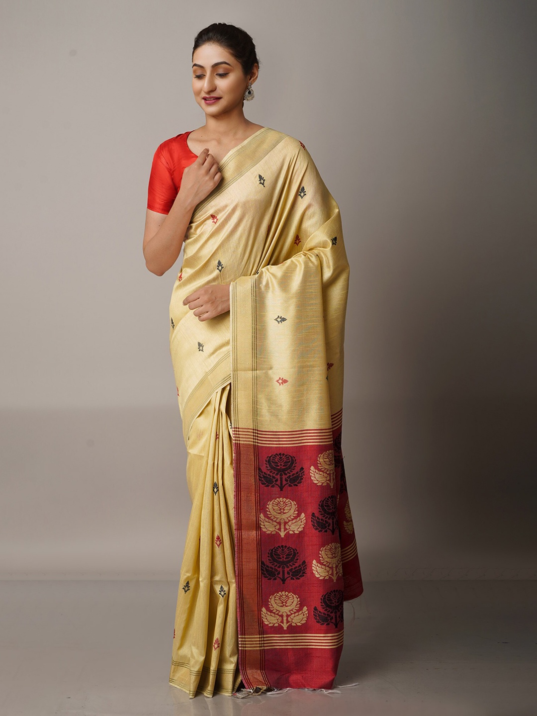 

Unnati Silks Cream-Coloured & Maroon Woven Design Zari Silk Blend Jamdani Saree
