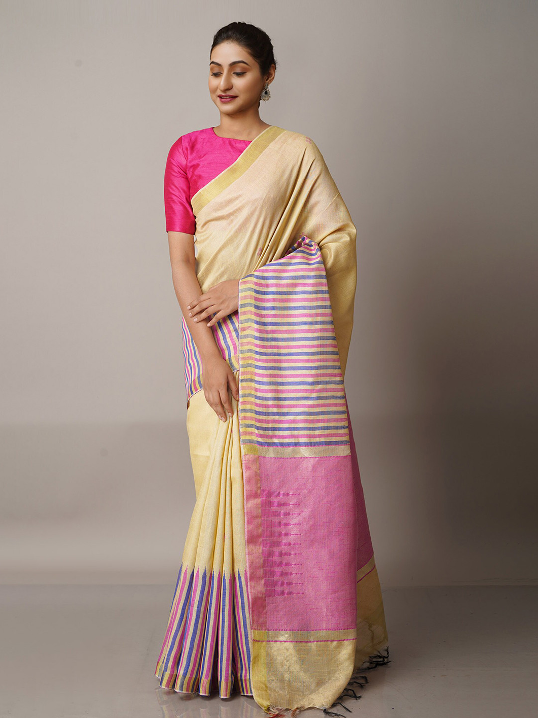 

Unnati Silks Cream-Coloured & Pink Woven Design Zari Silk Blend Jamdani Saree