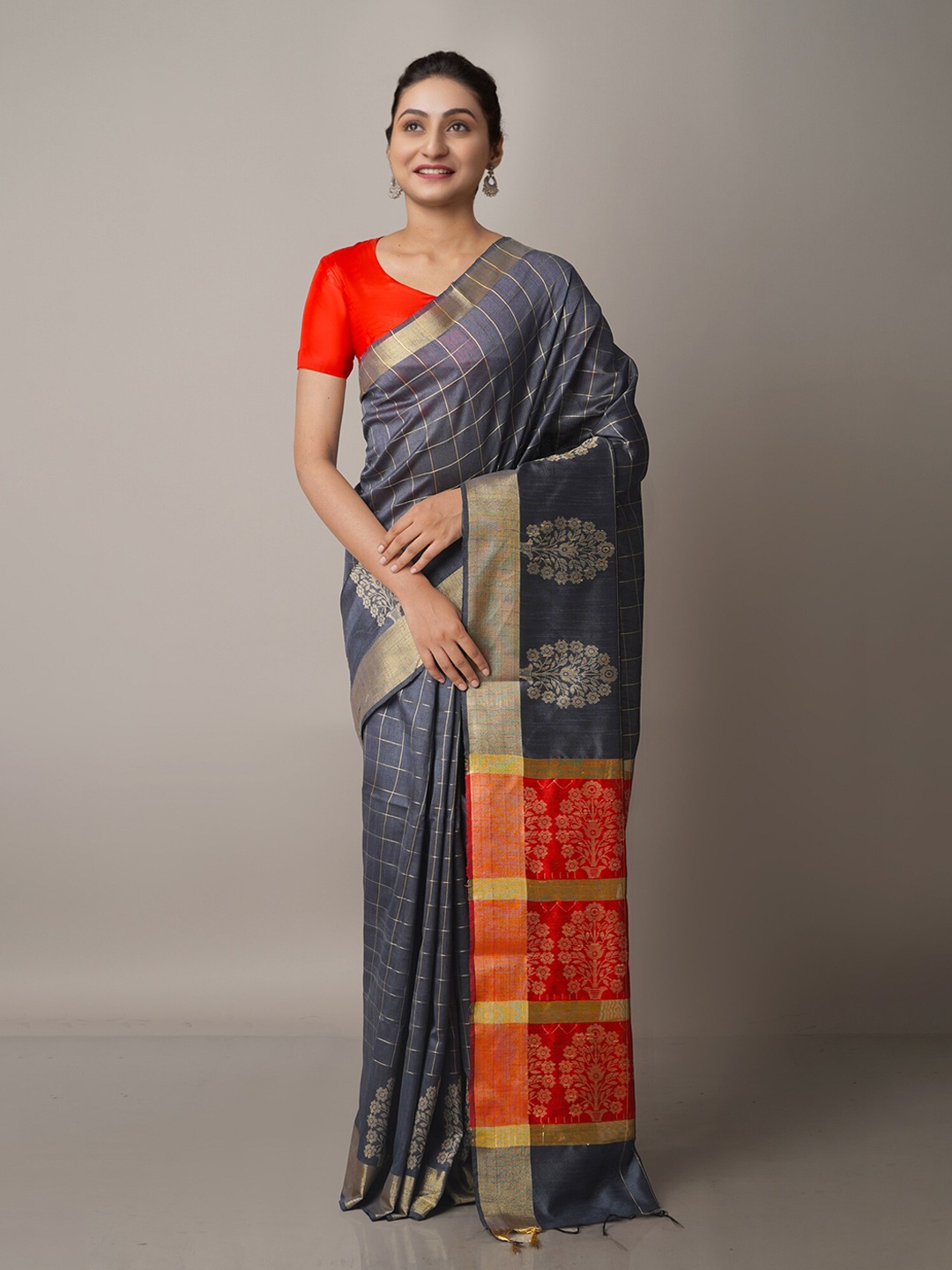 

Unnati Silks Grey & Red Woven Design Zari Silk Blend Jamdani Saree