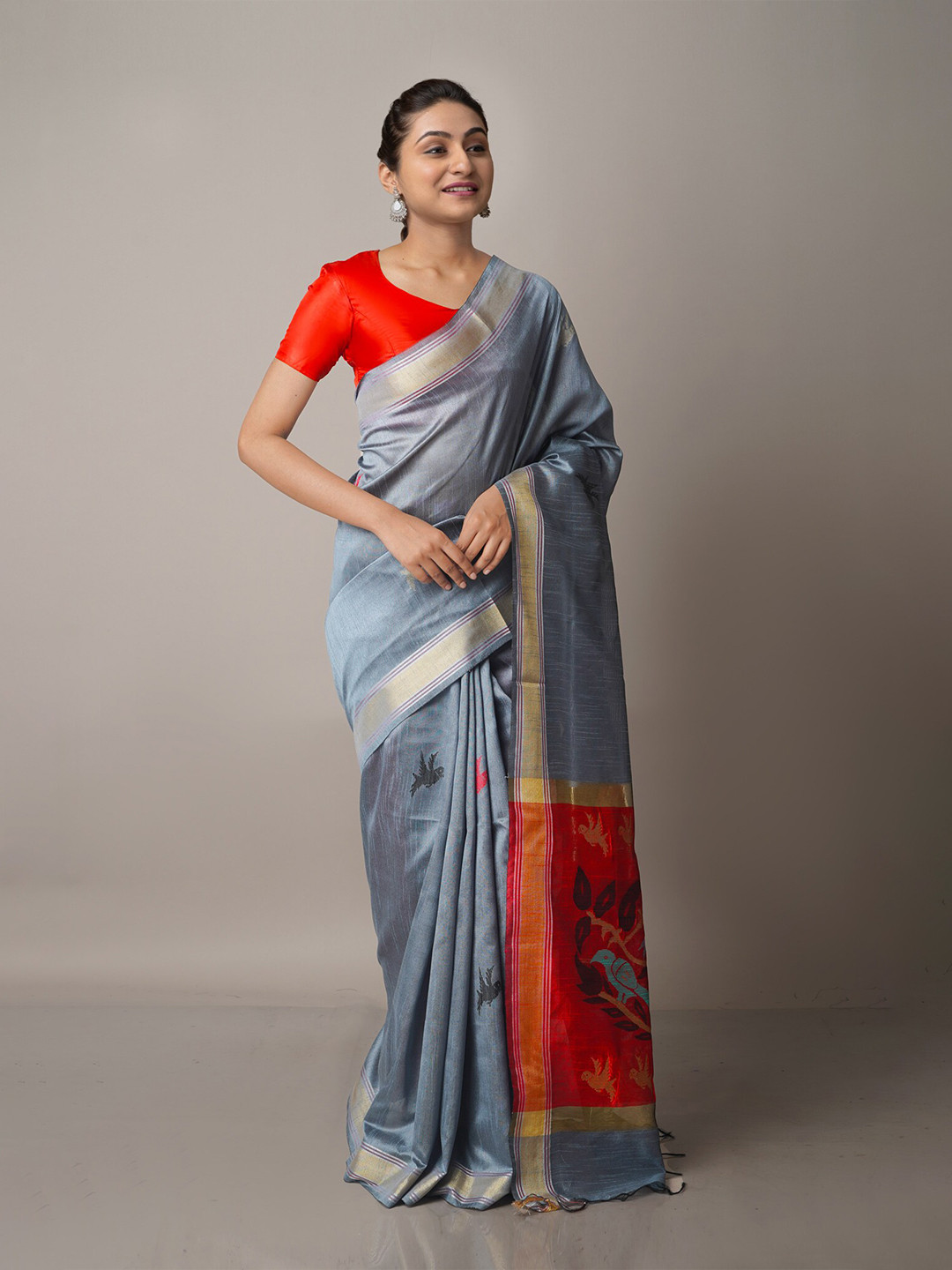 

Unnati Silks Grey & Red Woven Design Zari Silk Blend Jamdani Saree