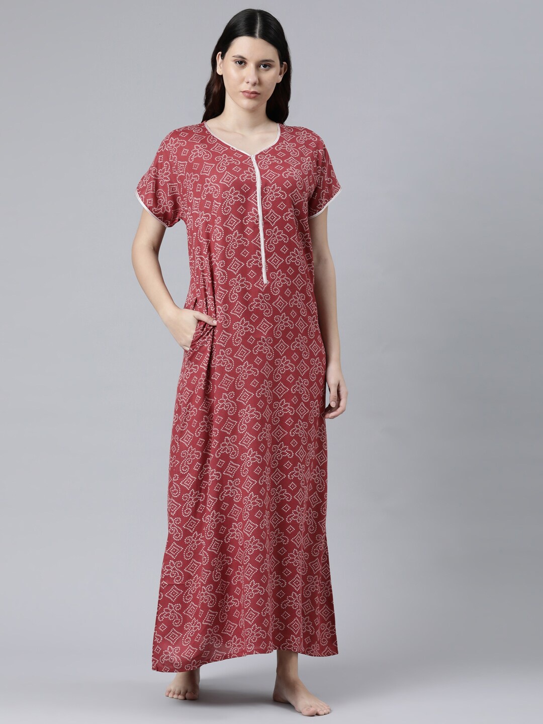 

GOLDSTROMS Red Printed Alpine Nightdress