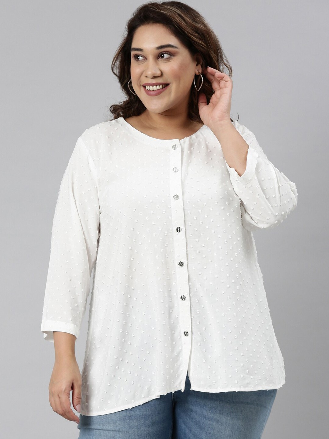 

The Pink Moon Women Plus Size White Solid Shirt Style Top