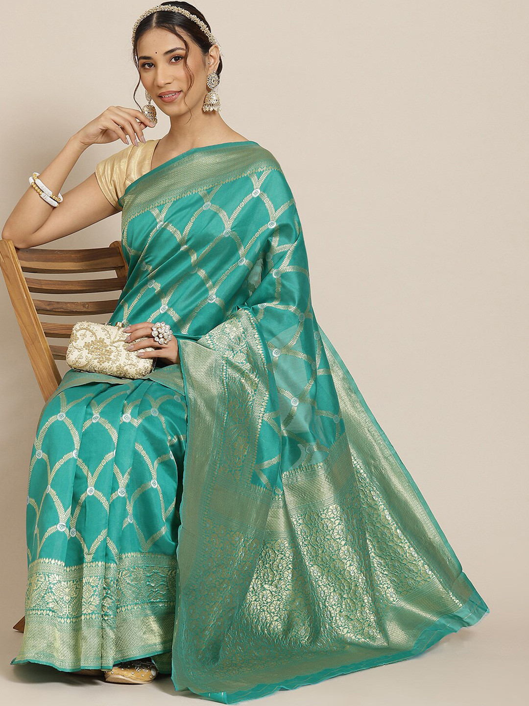 

Atsevam Green & Gold-Toned Paisley Zari Silk Blend Kanjeevaram Saree