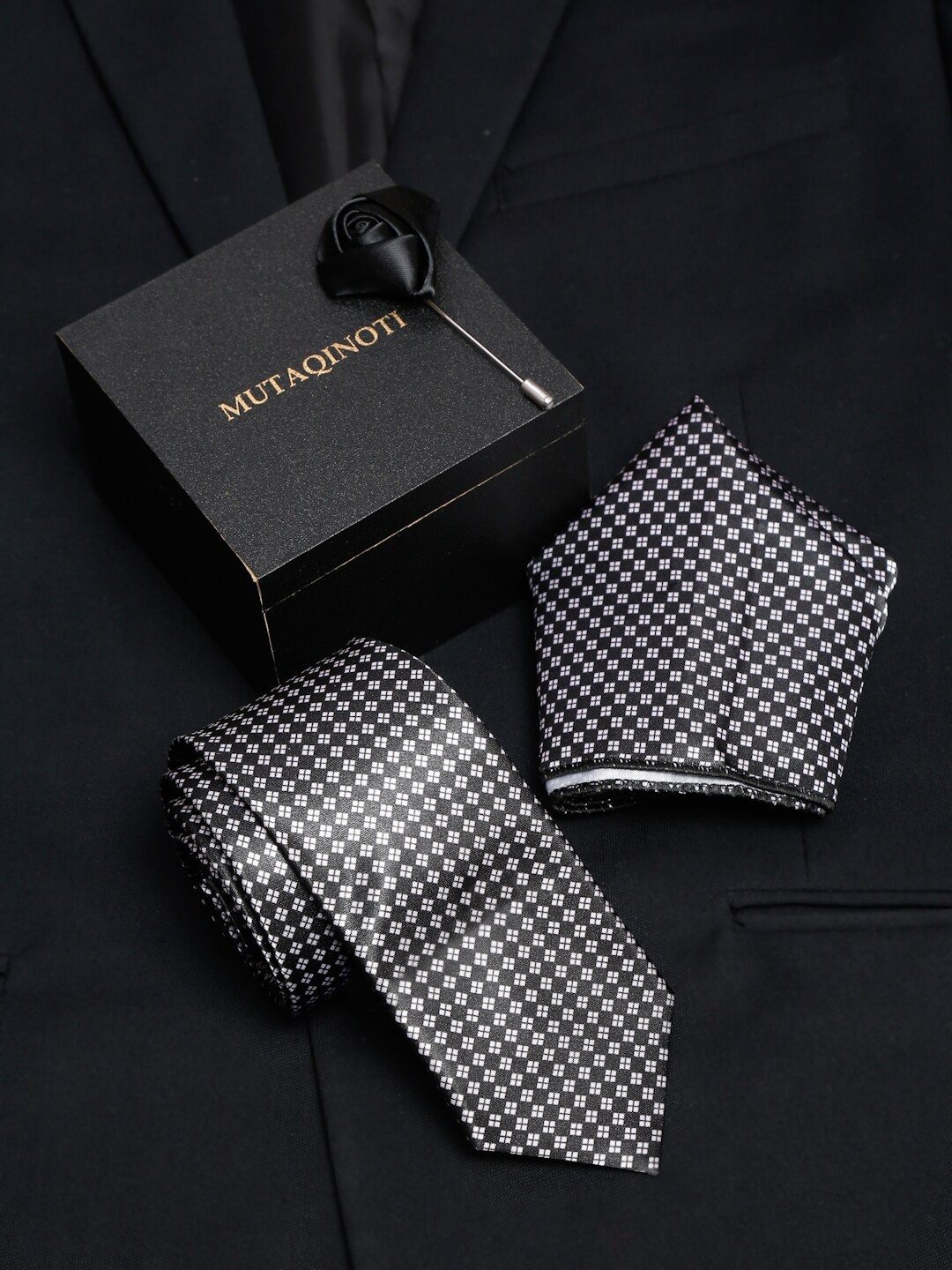 

MUTAQINOTI Men Black Formal Accessory Gift Set