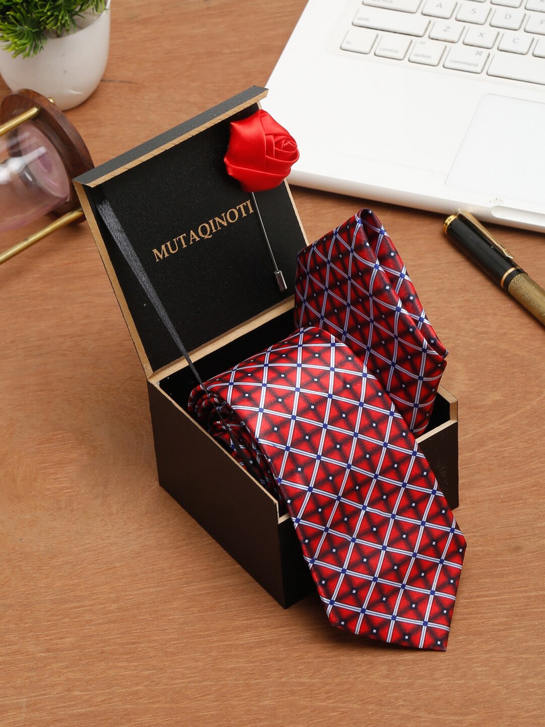 

MUTAQINOTI Men Red Patterned Accessory Gift Set