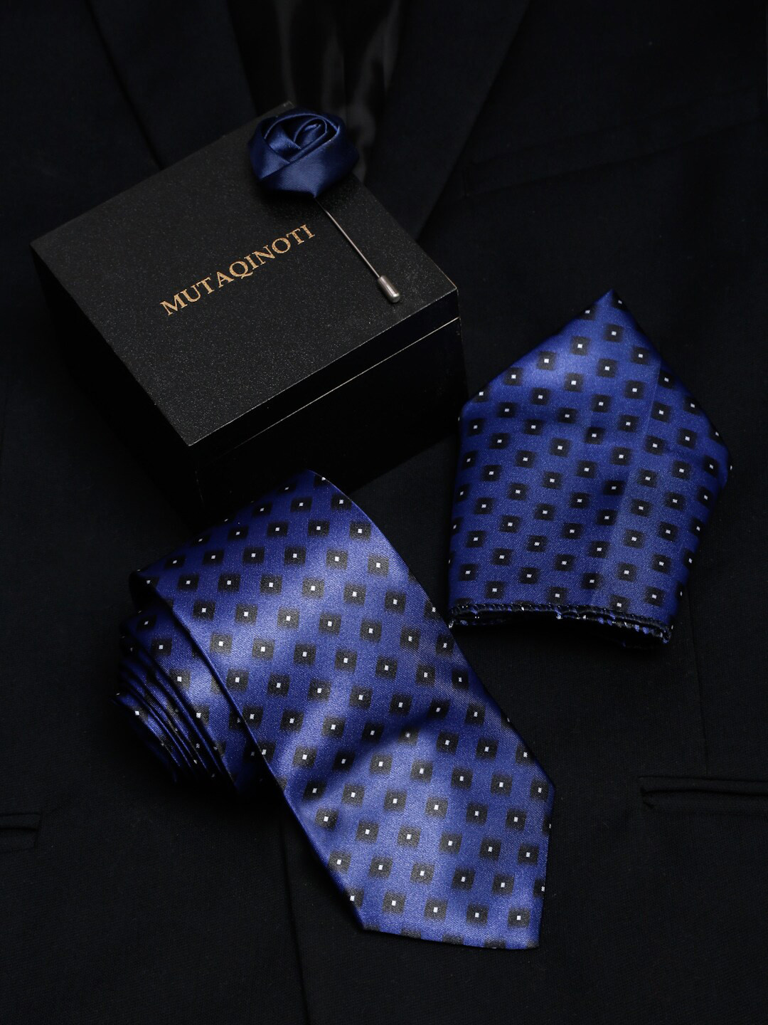 

MUTAQINOTI Men Blue & Black Printed Formal Tie Accessory Gift Set
