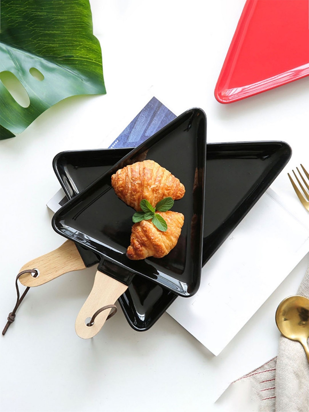 

Nestasia Black & Brown Ceramic Glossy Plate