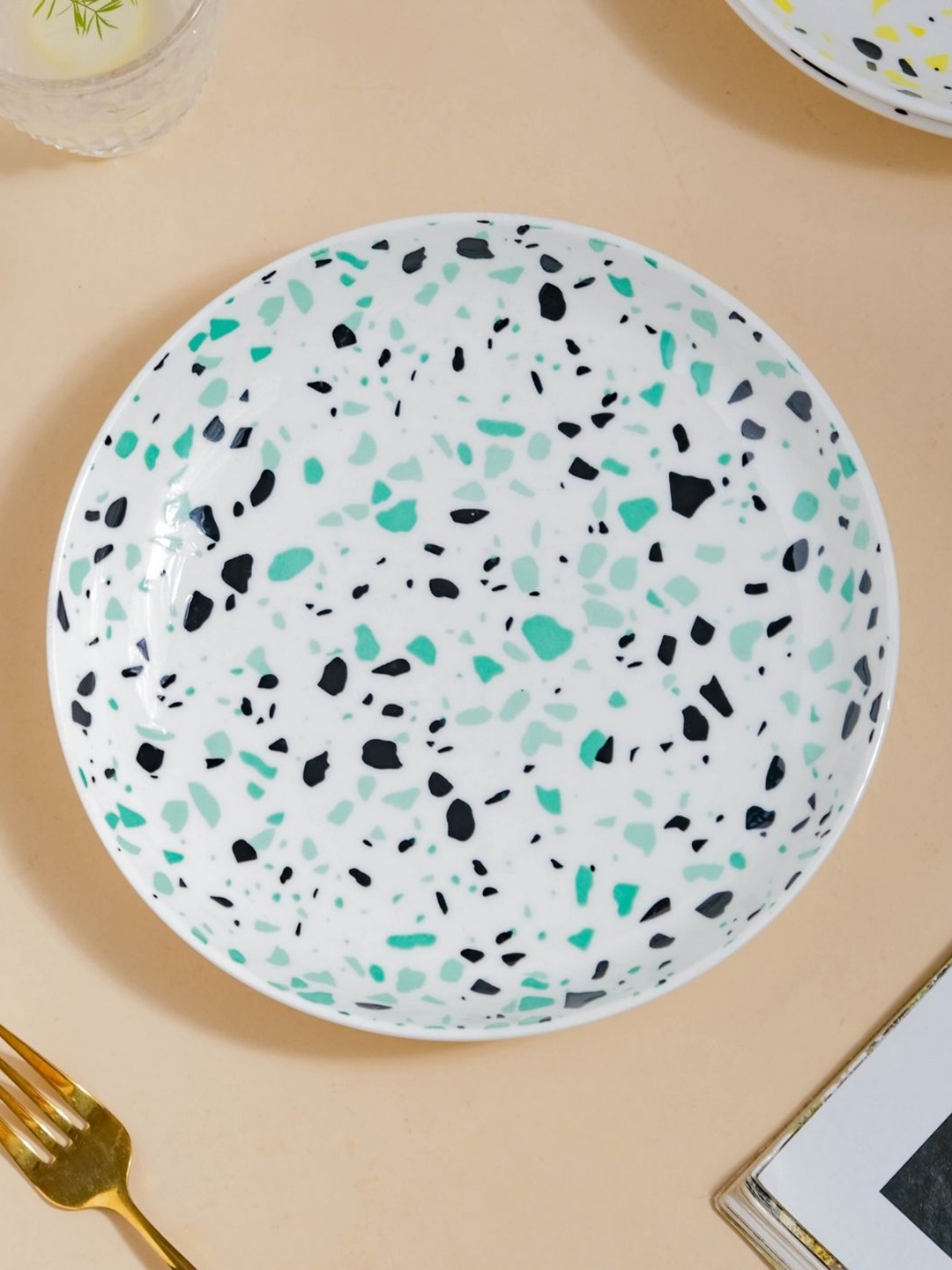 

Nestasia White & Green Printed Microwave safe Ceramic Glossy Plate