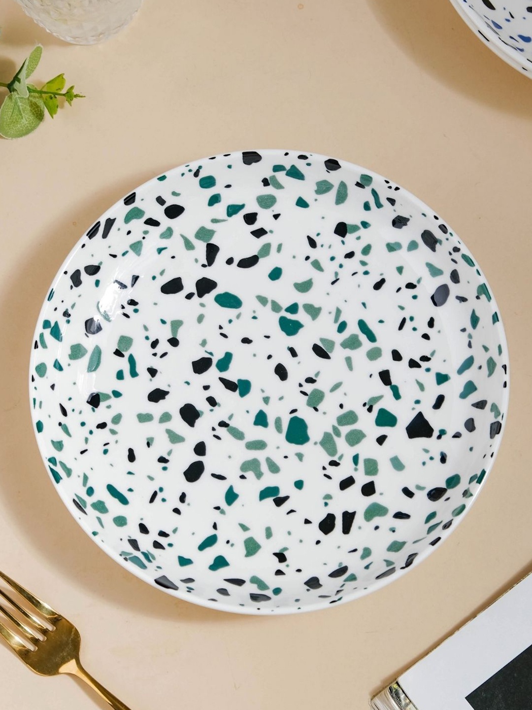 

Nestasia White & Green Printed Microwave safe Ceramic Matte Plate