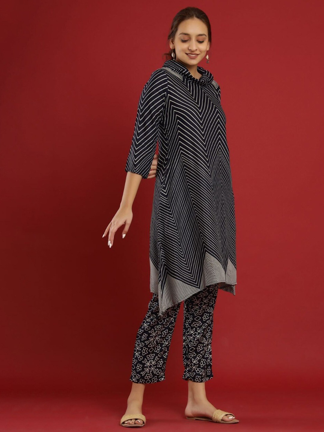 

AUTUMN LANE Women Black Printed Pure Cotton Kurta with Trouser