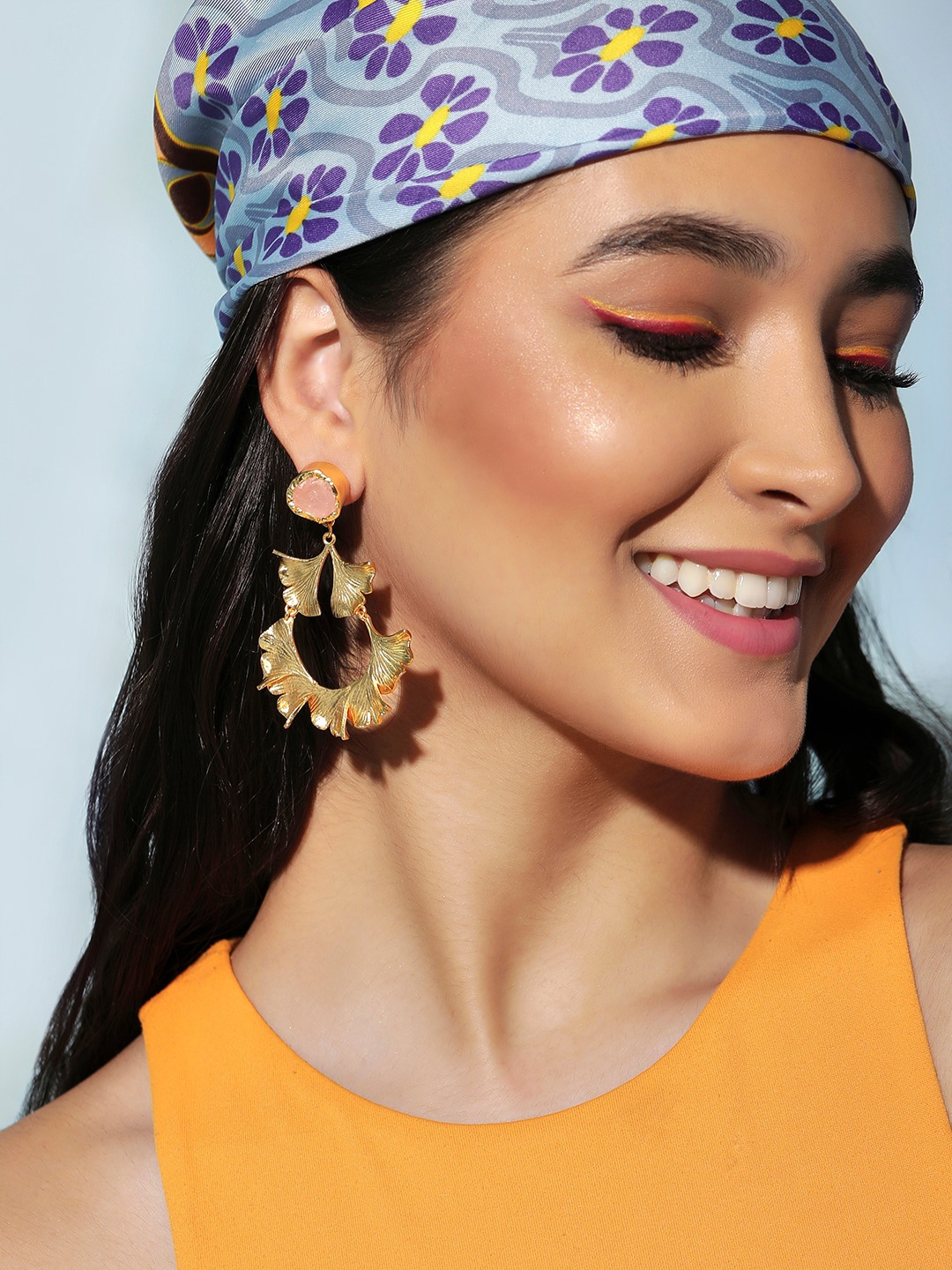 

Rubans Voguish Gold-Toned Contemporary Drop Earrings with Stone