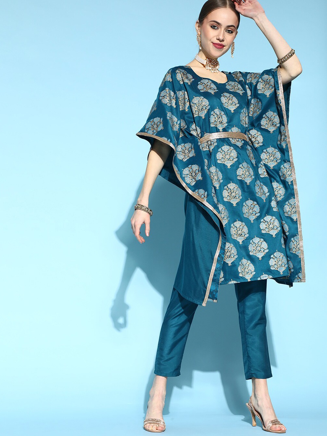 

ZIYAA Women Teal Floral Printed Kurta with Trousers