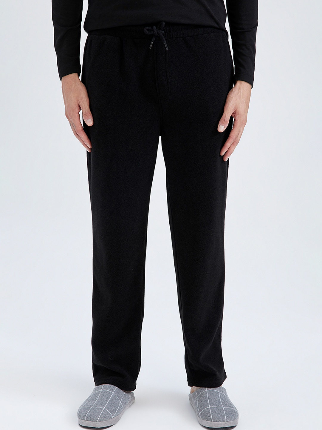 

DeFacto Men Black Solid Lounge Pants