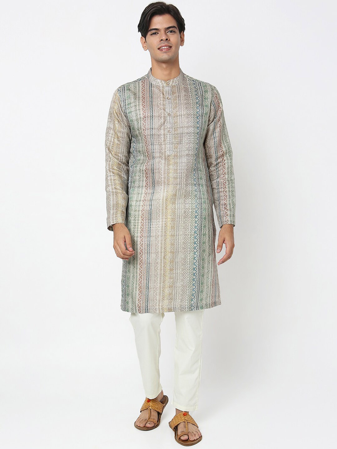 

Ethnicity Men Beige & Green Geometric Printed Straight Kurta