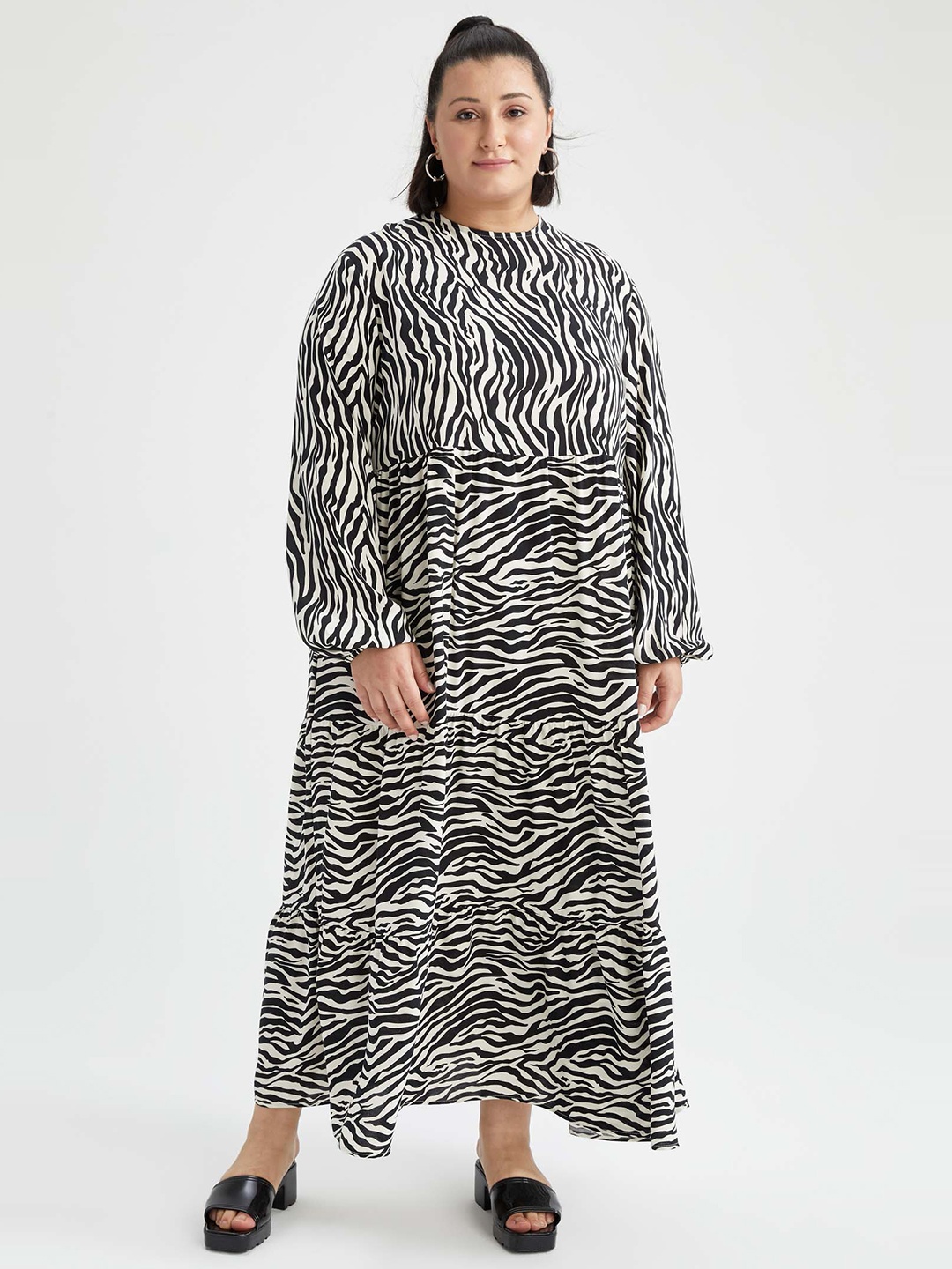 

DeFacto Black Animal Printed Plus Size Maxi Dress