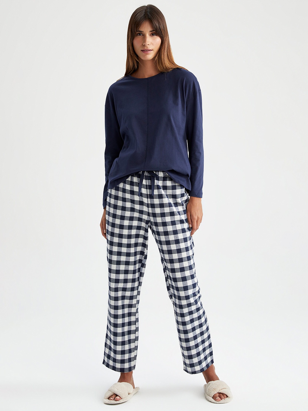 

DeFacto Women Navy Blue & White T-shirt with Trousers