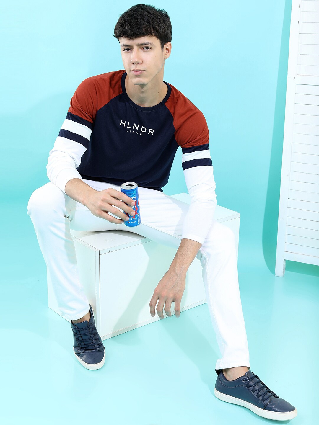 

HIGHLANDER Men Navy Blue Colourblocked Long Sleeve Slim Fit T-shirt