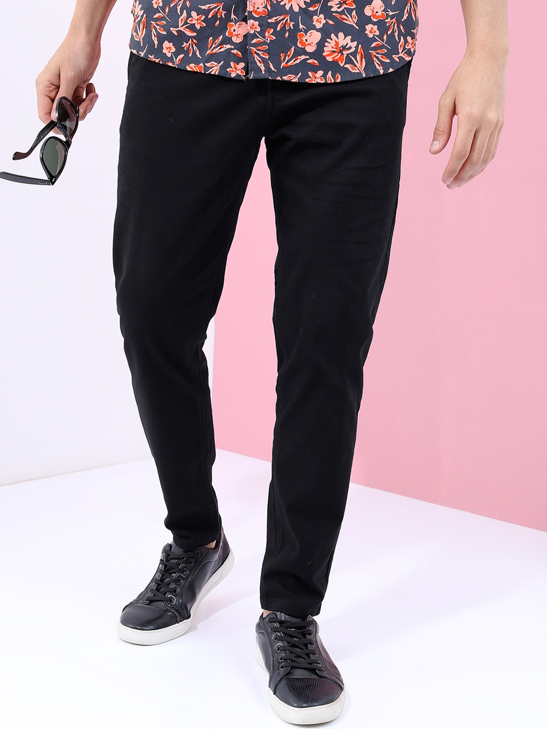 

HIGHLANDER Men Black Tapered Fit Trousers