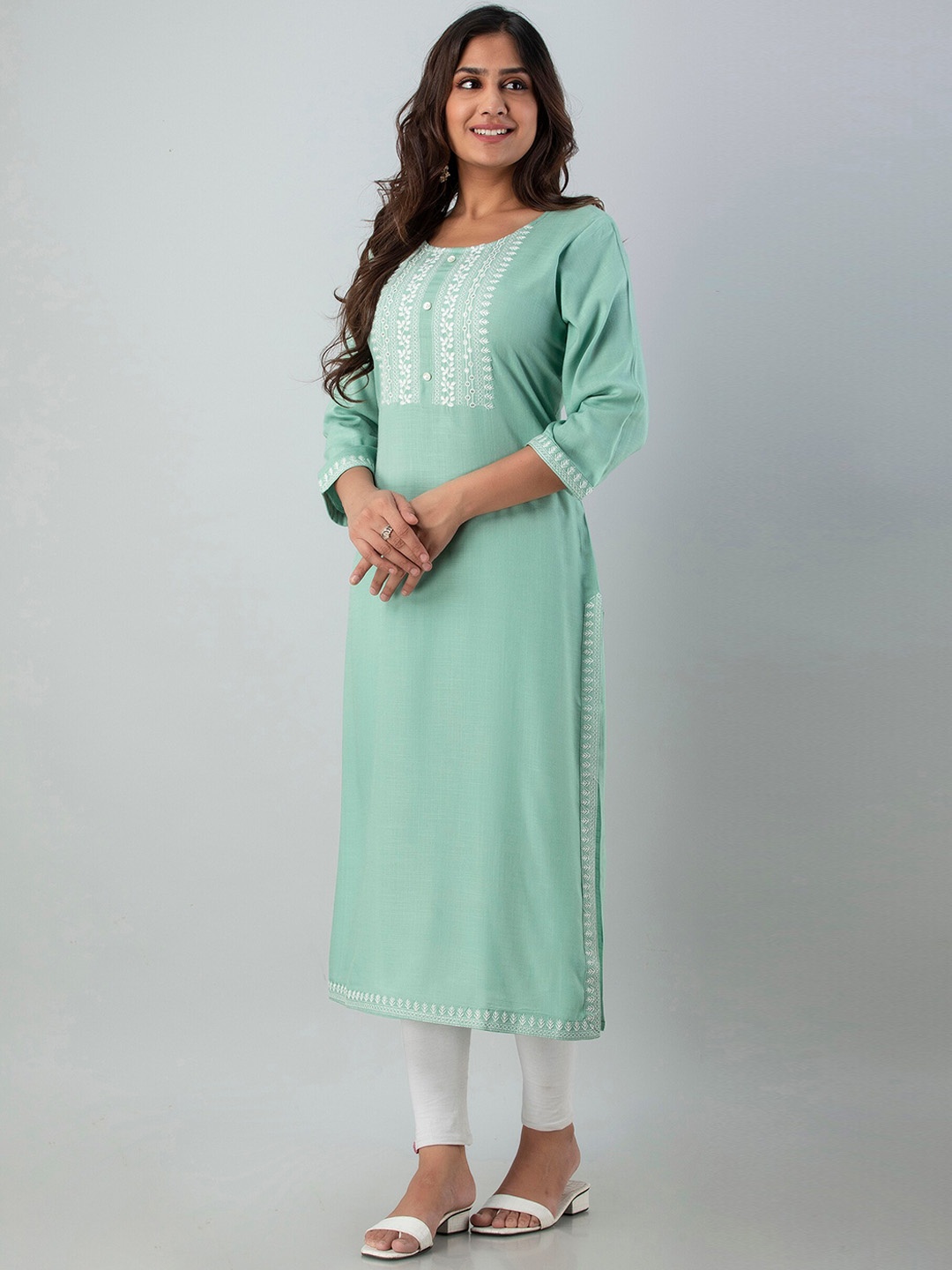 

ADORRO Women Green Solid Yoke Design Thread Work Straight Work Kurta
