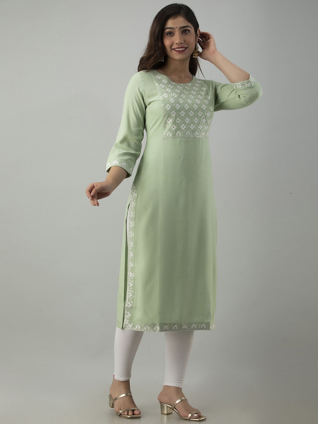 

ADORRO Women Green Embroidered Thread Work Kurta