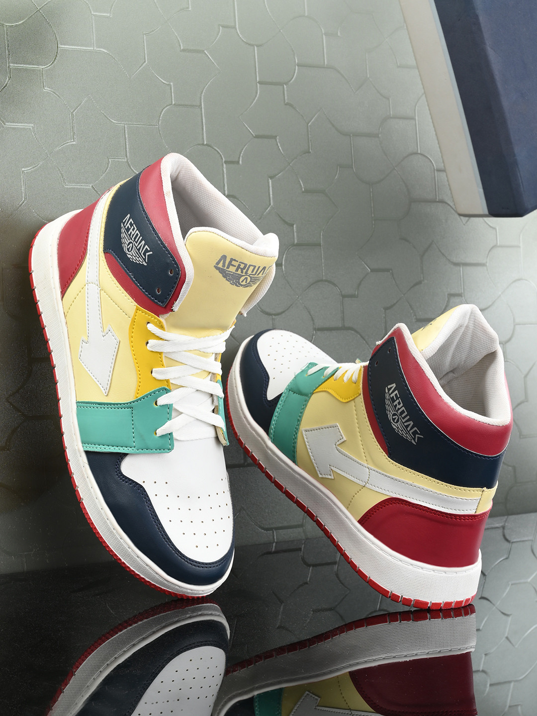 

AfroJack Men Yellow Colourblocked Lace Up Sneakers