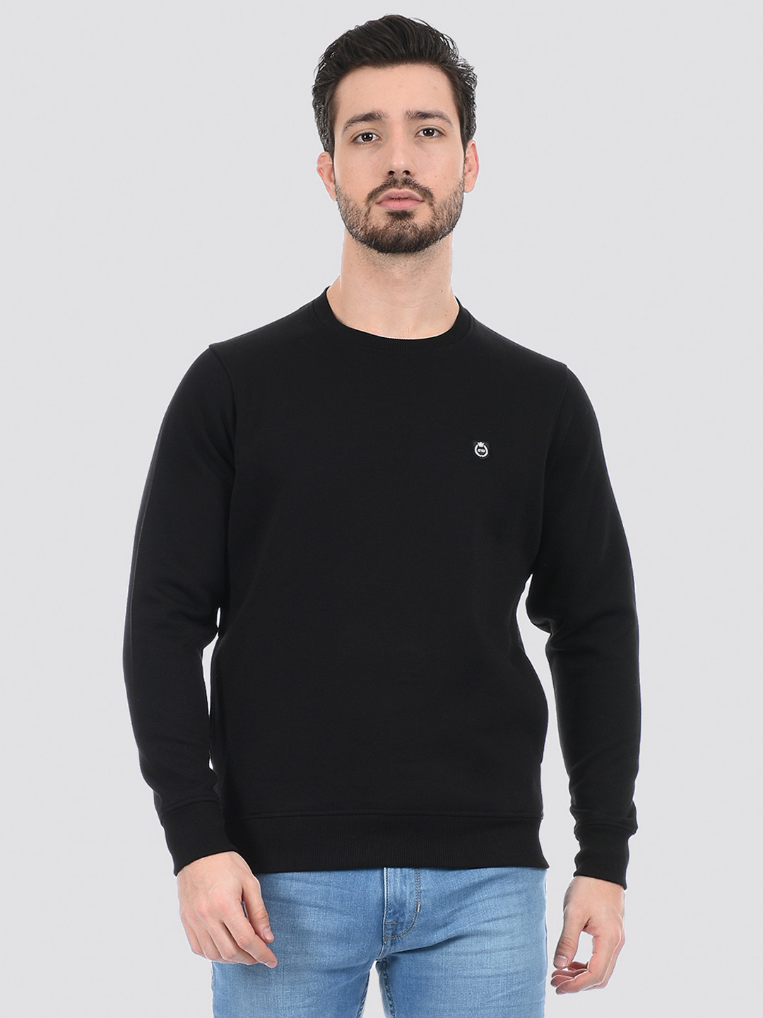 

Cloak & Decker by Monte Carlo Men Black Solid Sweatshirt