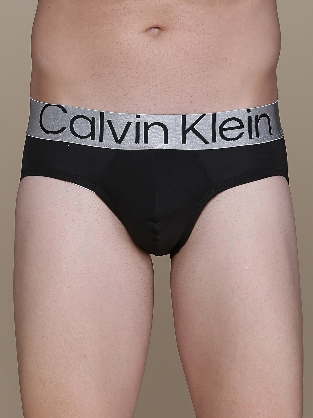 

Calvin Klein Underwear Men Black Solid Low-Rise Knitted Hipster Briefs