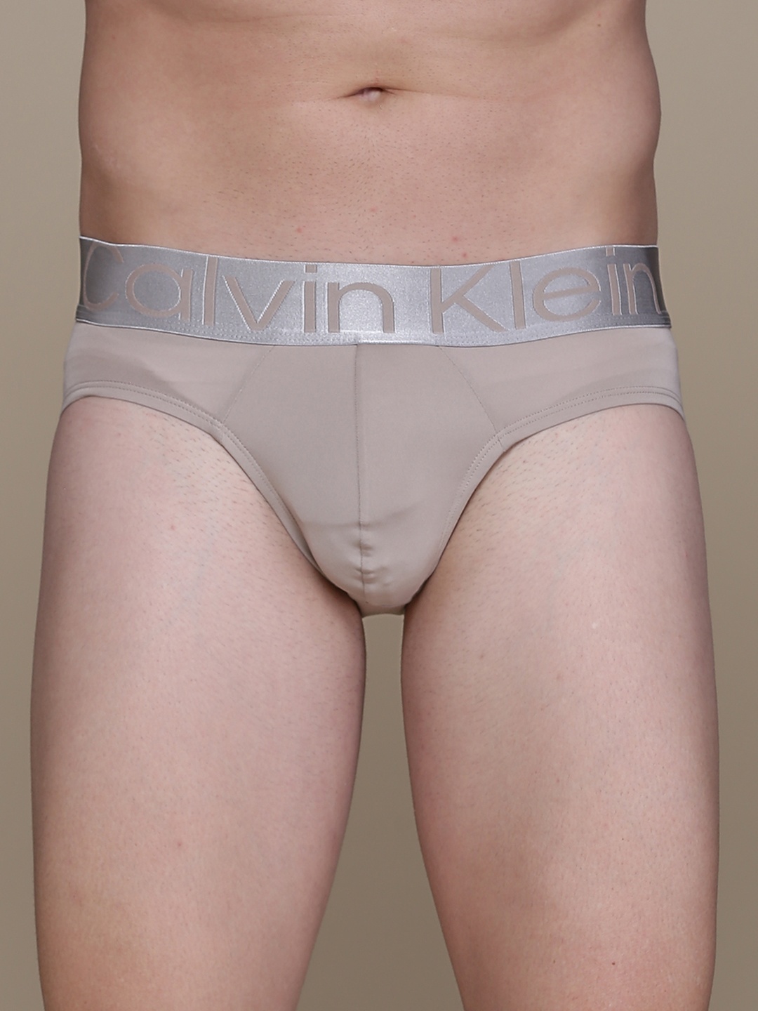 

Calvin Klein Underwear Men Beige Solid Low-Rise Knitted Hipster Briefs