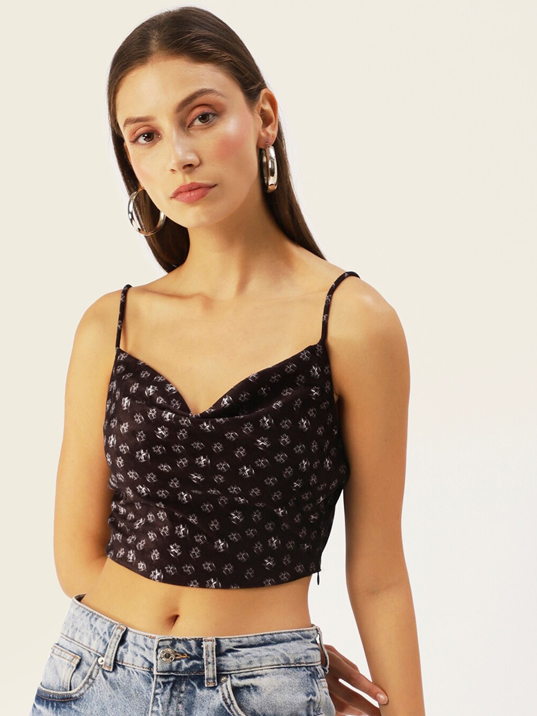 

Dressberry Women Black Floral Printed Velvet Crop Top