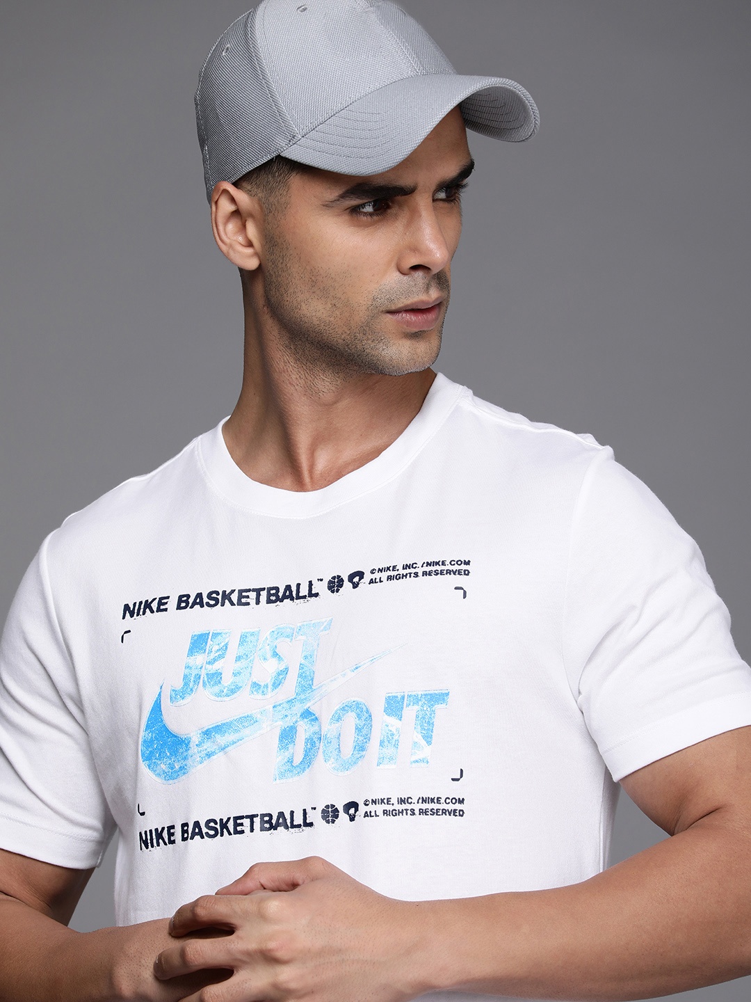 

Nike Men White & Blue Brand Logo Printed Dri-FIT T-shirt