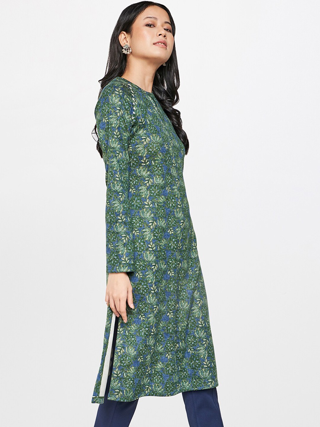 

Global Desi Women Green Floral Printed Straight Fit Kurta
