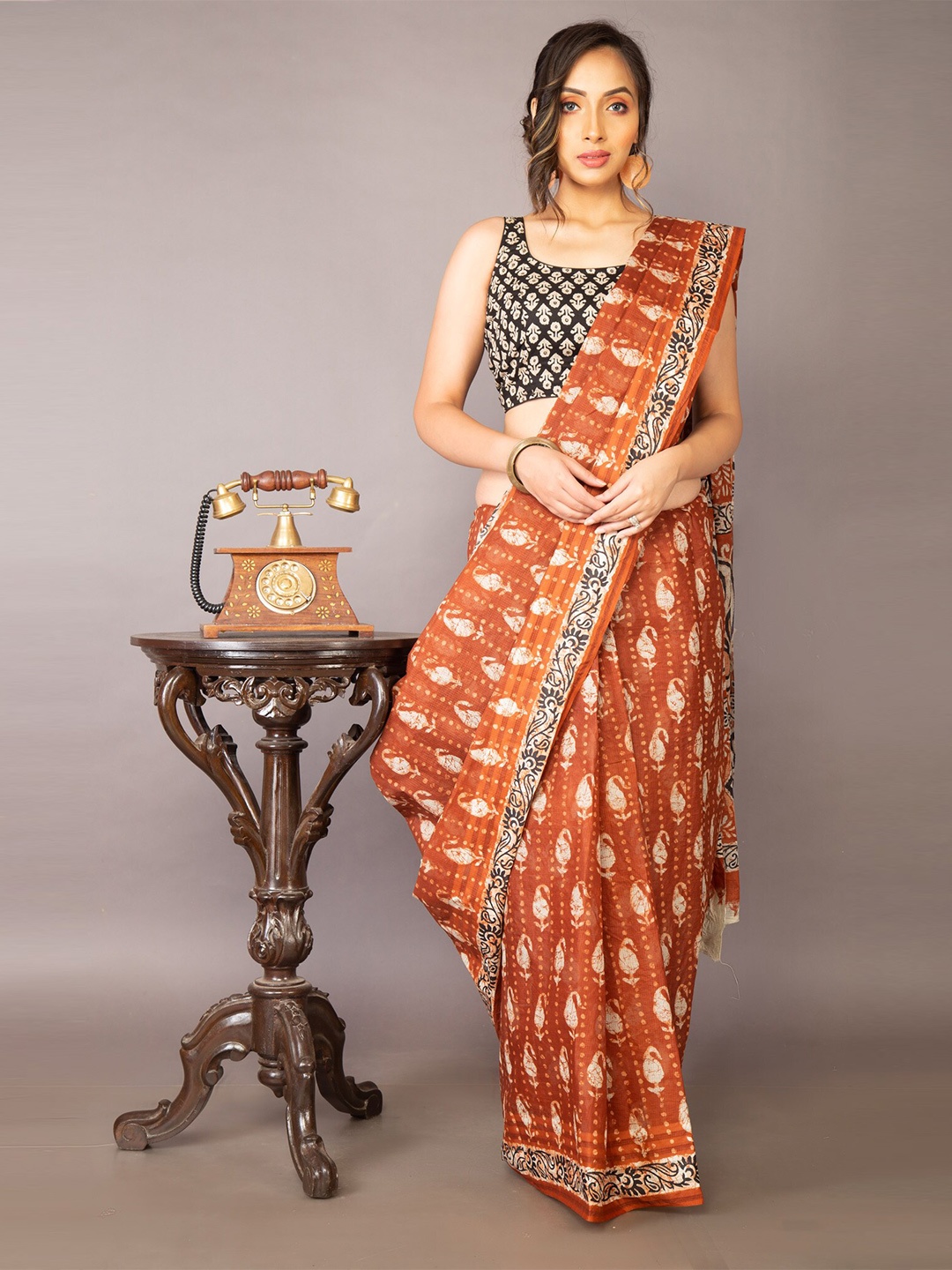 

Unnati Silks Brown & White Ethnic Motifs Pure Cotton Handloom Kovai Saree