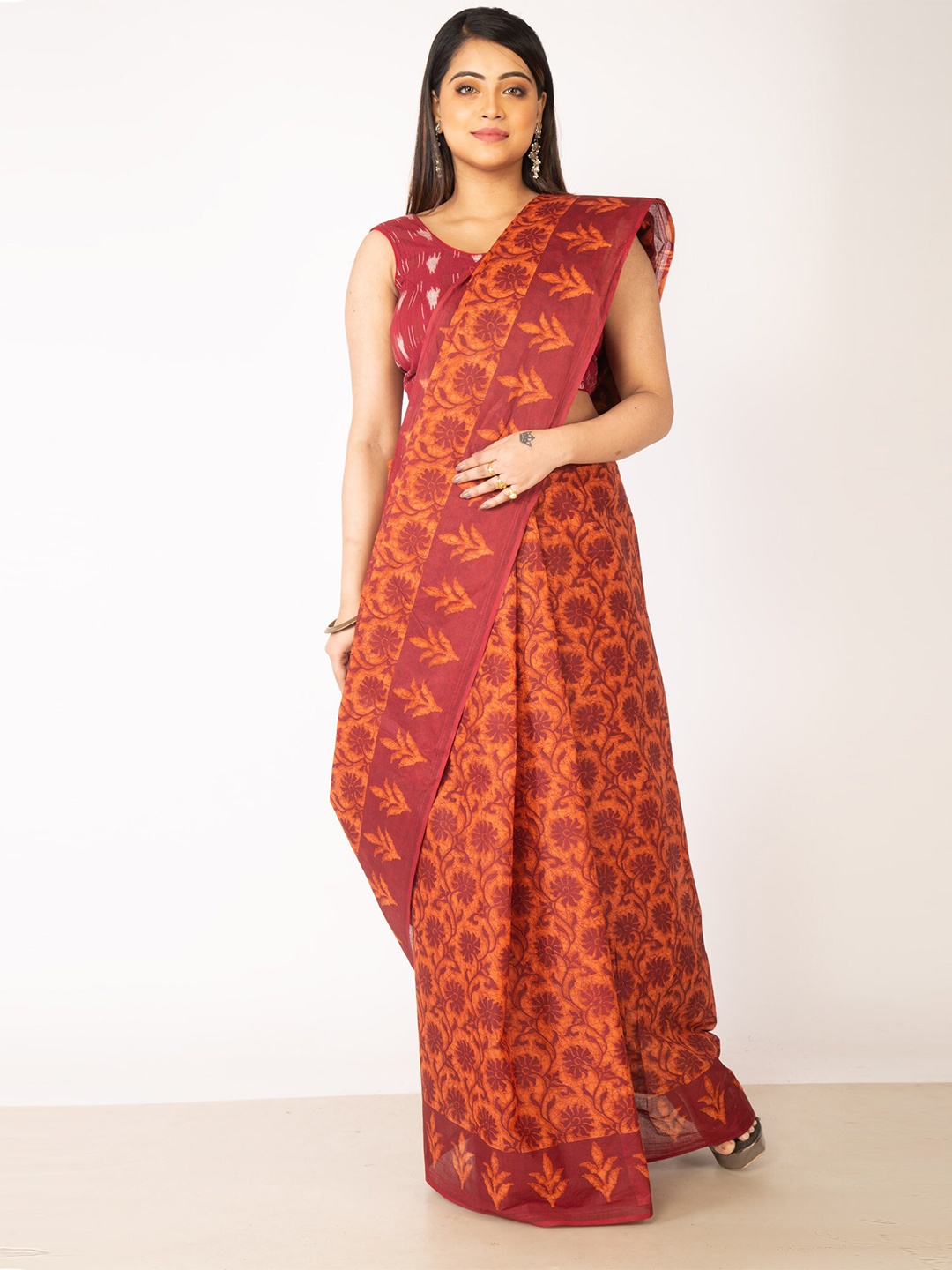 

Unnati Silks Orange & Red Ethnic Motifs Printed Pure Cotton Saree