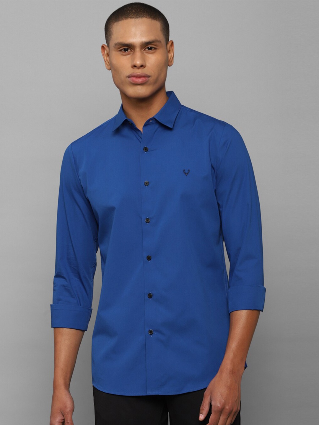 

Allen Solly Men Blue Solid Pure Cotton Slim Fit Casual Shirt