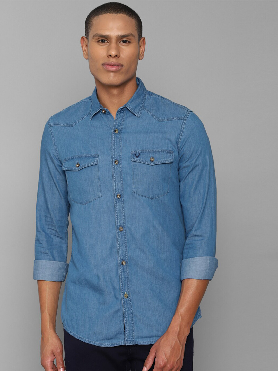 

Allen Solly Men Blue Solid Pure Cotton Casual Shirt