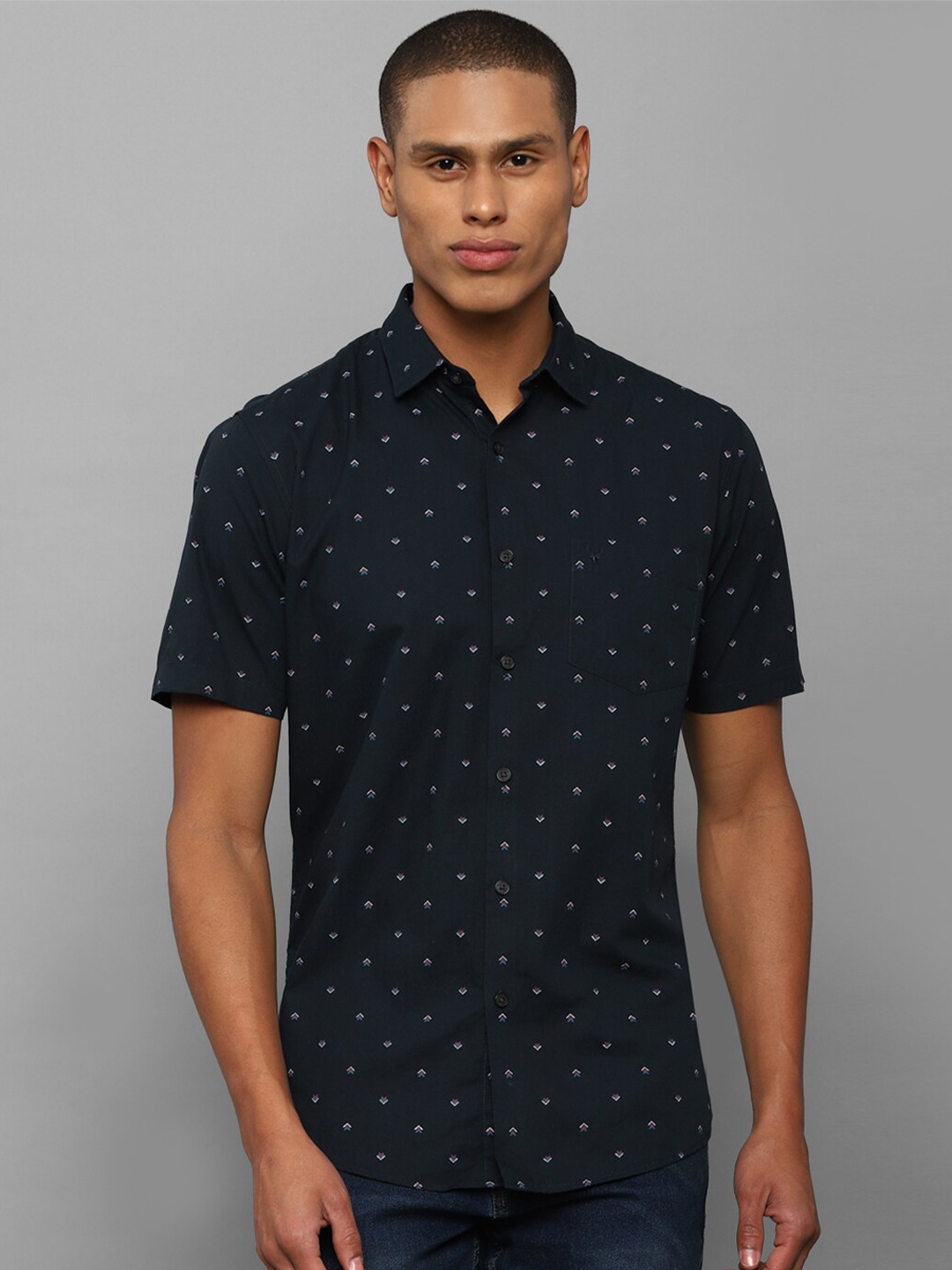 

Allen Solly Men Navy Blue Conversational Printed Slim Fit Pure Cotton Casual Shirt