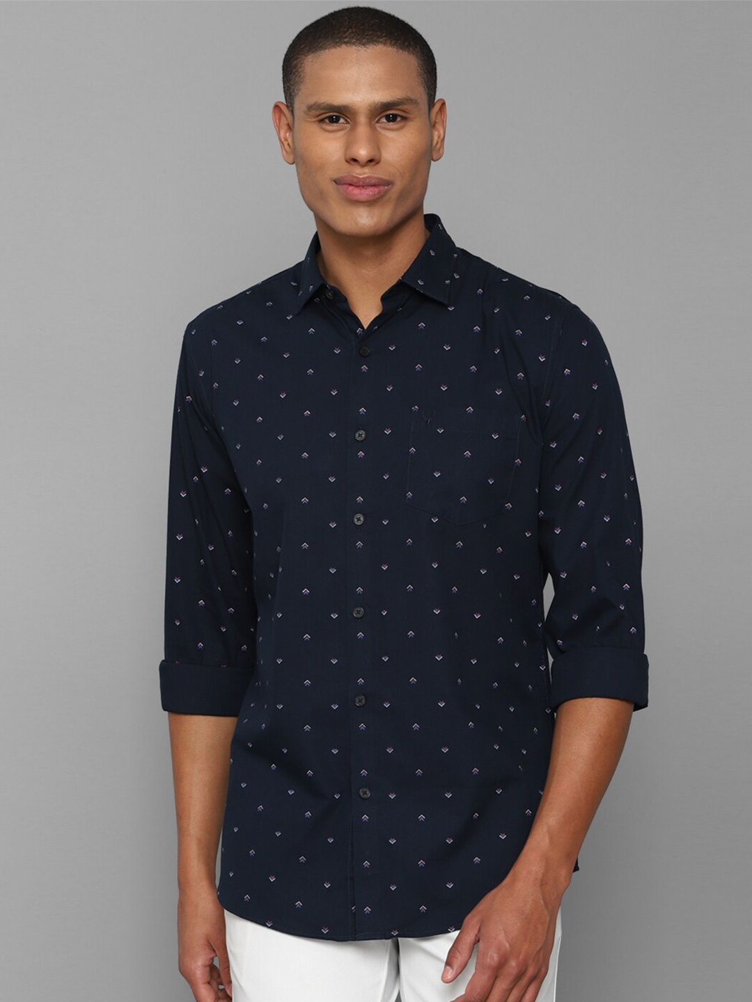 

Allen Solly Men Navy Blue conversational Printed Slim Fit Pure Cotton Casual Shirt
